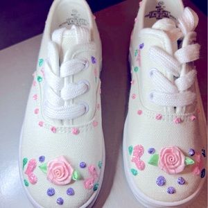 SPARKLY GLITTERY FLOWER & HEART DESIGN TODDLER SNEAKERS size 10 NEW